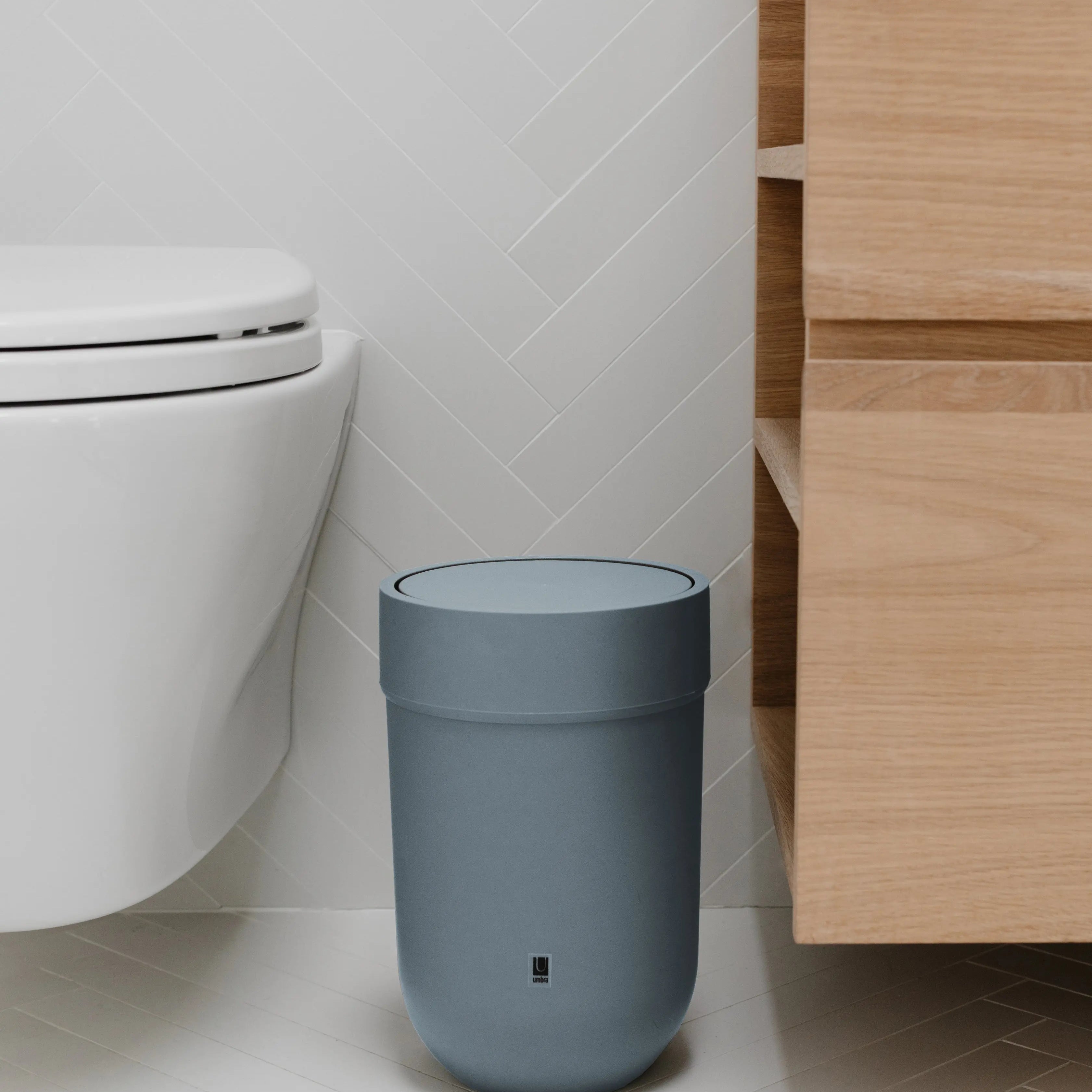 Touch Trash Can with Lid, 1.6 Gallon QleoQubo