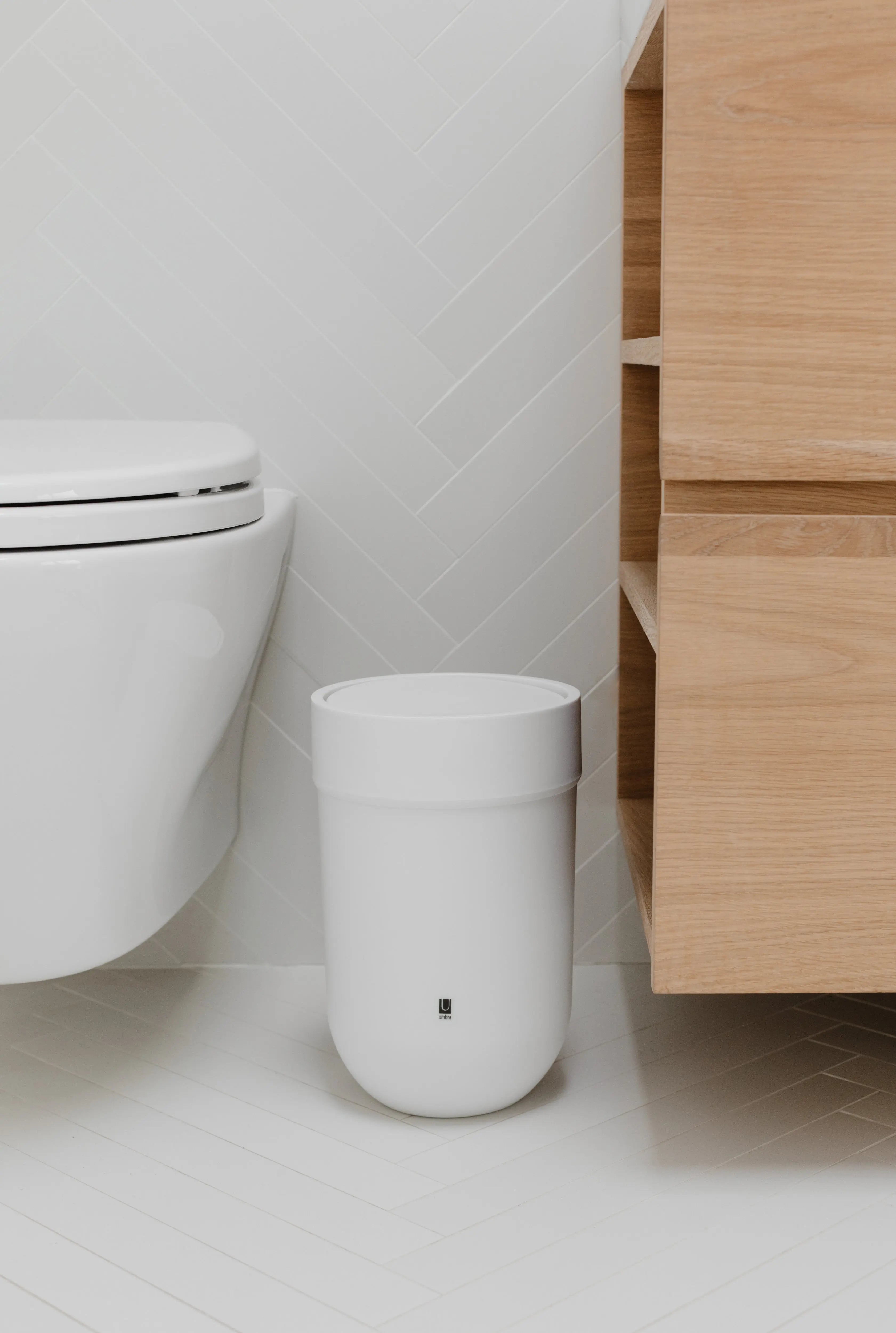 Touch Trash Can with Lid, 1.6 Gallon QleoQubo